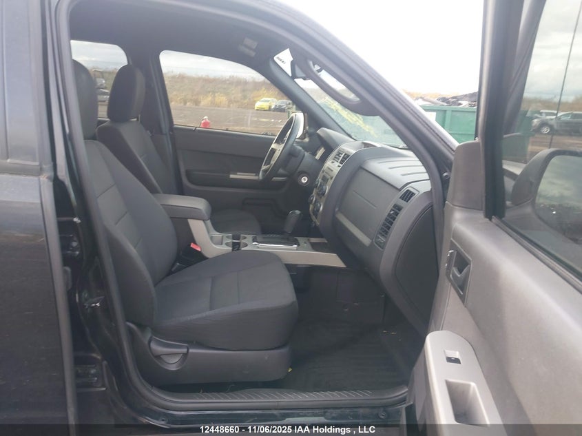 1FMCU0DG3AKC38936 2010 FORD ESCAPE photo no. 5