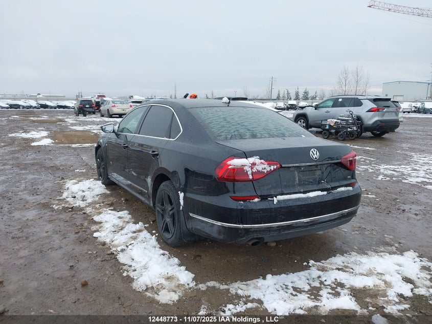 1VWAT7A33HC065719 2017 VOLKSWAGEN PASSAT photo no. 3