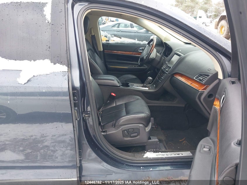 2LMHJ5AT4DBL54971 2013 LINCOLN MKT photo no. 5
