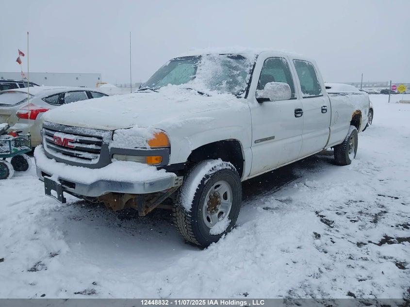 1GTHC23U14F201882 2004 GMC SIERRA photo no. 2