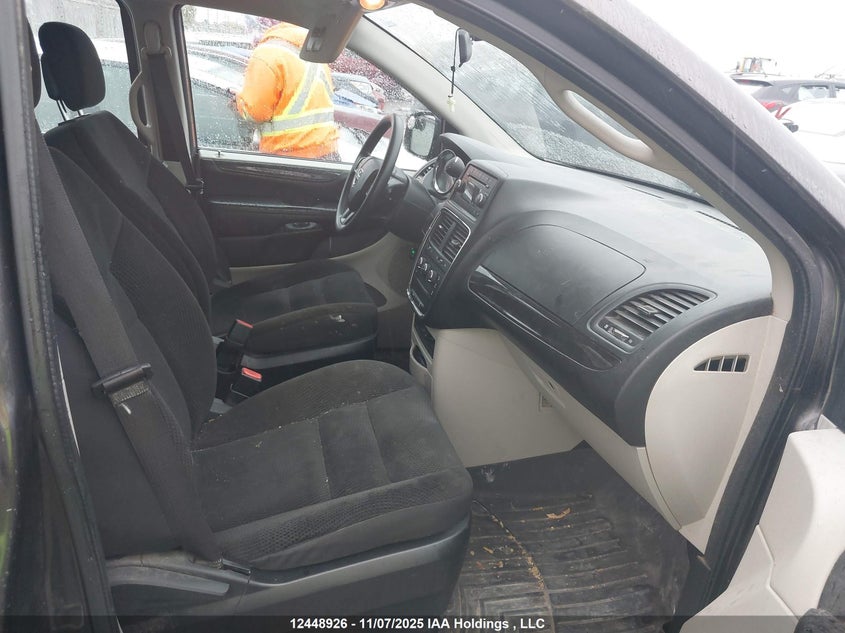 2C4RDGBGXHR802586 2017 DODGE CARAVAN photo no. 5