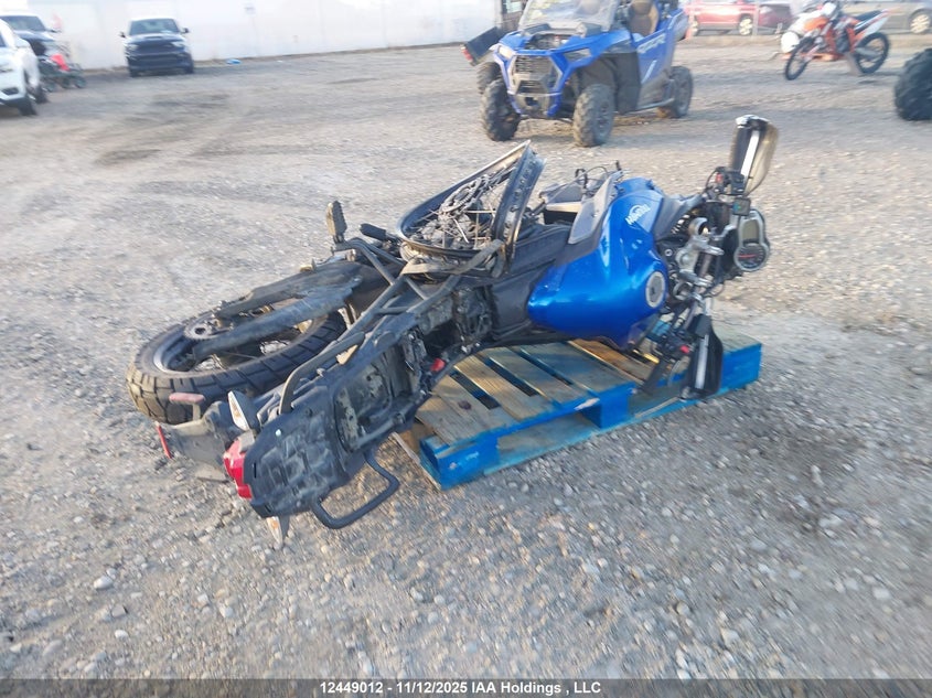 SMTE07BF7FT701322 2015   photo no. 13