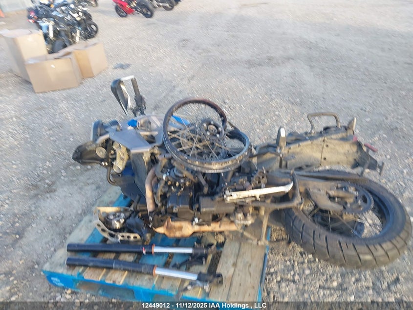 SMTE07BF7FT701322 2015   photo no. 14