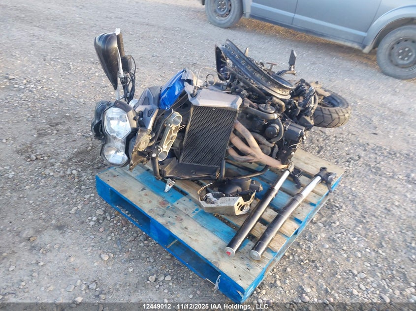 SMTE07BF7FT701322 2015   photo no. 2
