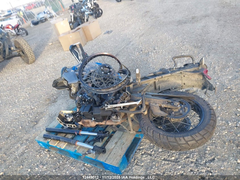 SMTE07BF7FT701322 2015   photo no. 3