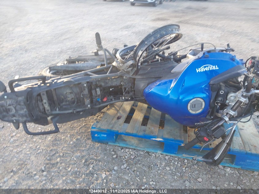 SMTE07BF7FT701322 2015   photo no. 8