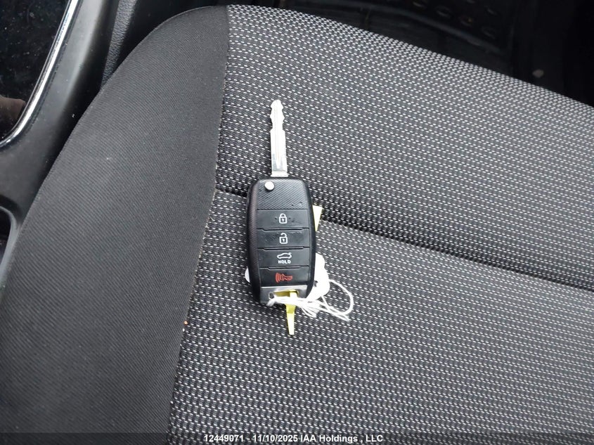 3KPFK4A70HE094827 2017 KIA FORTE photo no. 11