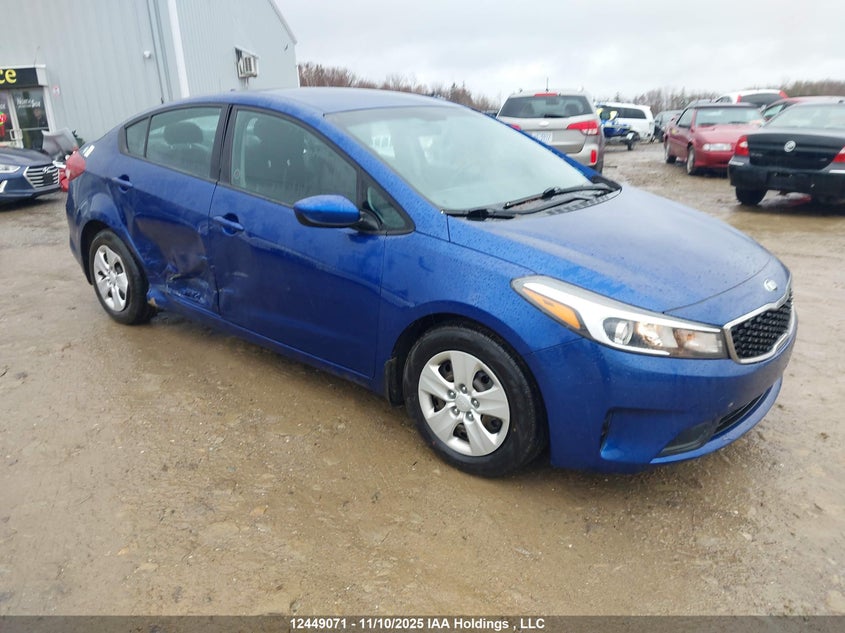 3KPFK4A70HE094827 2017 KIA FORTE photo no. 2
