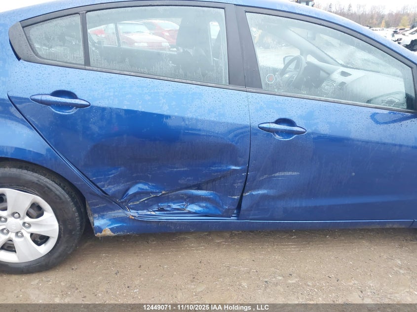 3KPFK4A70HE094827 2017 KIA FORTE photo no. 6