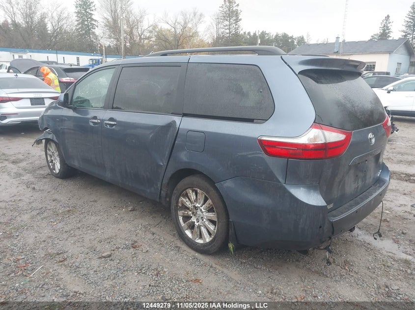 5TDDZ3DC0HS160840 2017 TOYOTA SIENNA photo no. 3