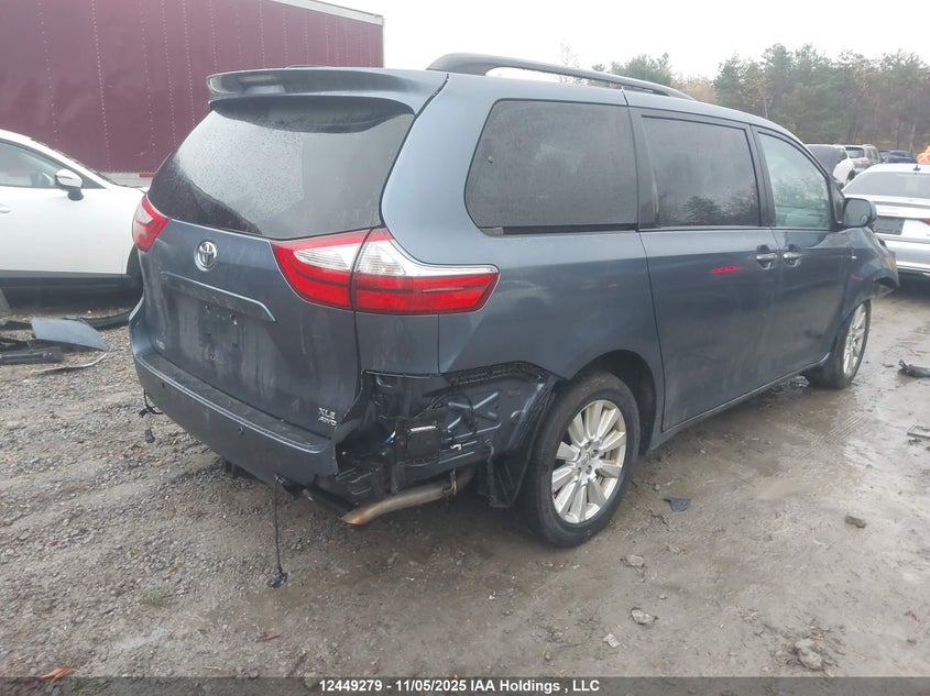 5TDDZ3DC0HS160840 2017 TOYOTA SIENNA photo no. 4