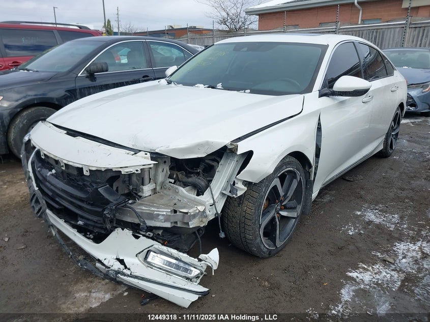 1HGCV1F9XJA800067 2018 HONDA ACCORD photo no. 2