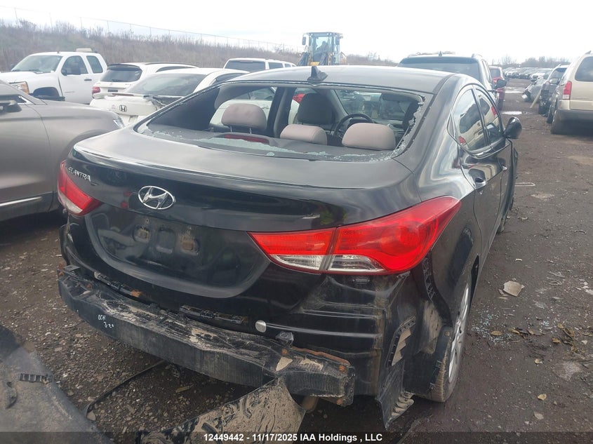 5NPDH4AEXDH319359 2013 HYUNDAI ELANTRA photo no. 4