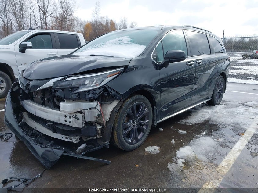 5TDGRKEC5MS017186 2021 TOYOTA SIENNA photo no. 2