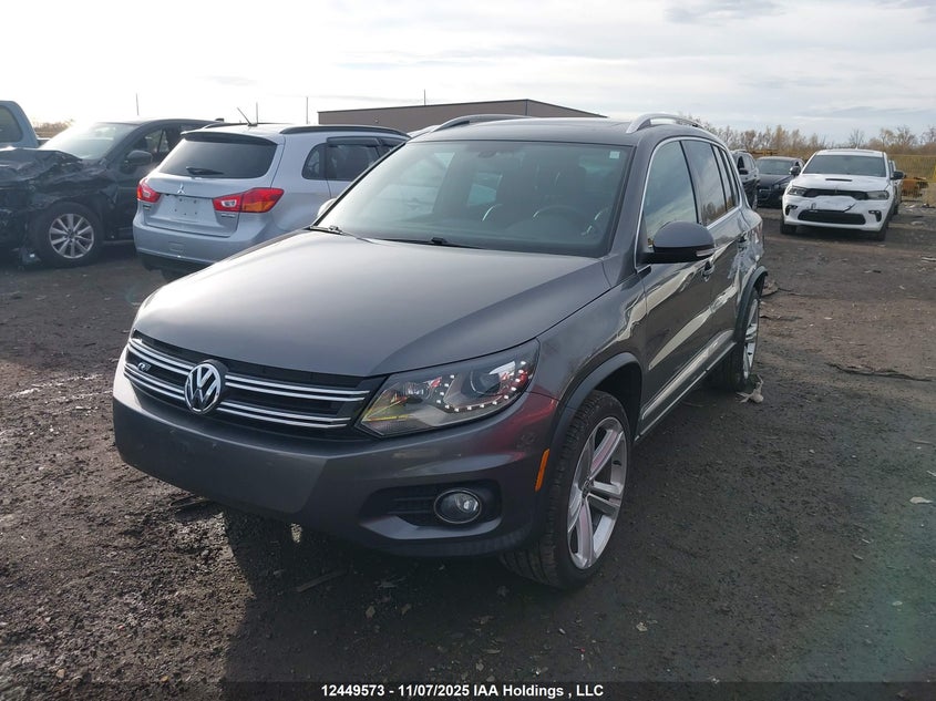 WVGJV7AX4GW008289 2016 VOLKSWAGEN TIGUAN photo no. 2