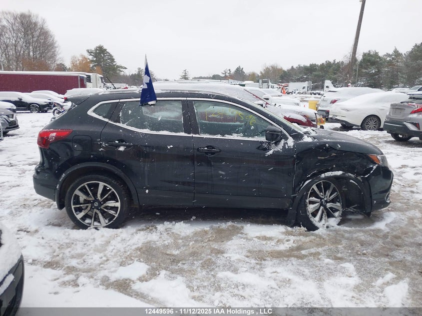 JN1BJ1CR4JW209748 2018 NISSAN ROGUE photo no. 12