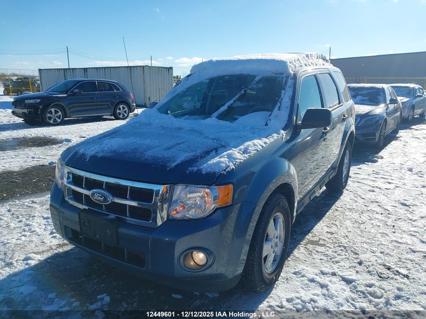 1FMCU9D79BKA70242 2011 FORD ESCAPE photo no. 2