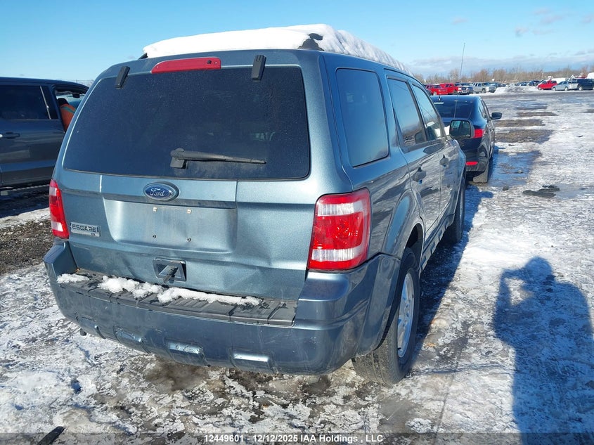 1FMCU9D79BKA70242 2011 FORD ESCAPE photo no. 4