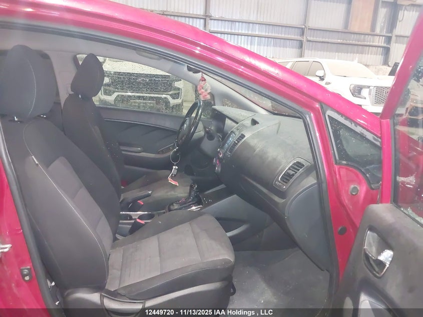3KPFL4A87HE034677 2017 KIA FORTE photo no. 5