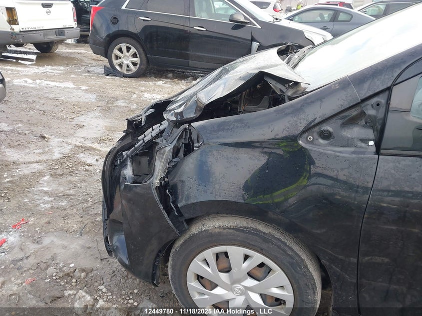 VNKKTUD3XKA105323 2019 TOYOTA YARIS photo no. 18