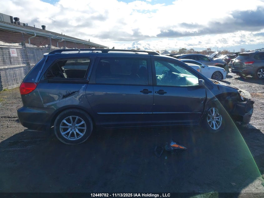 5TDZK4CC4AS331094 2010 TOYOTA SIENNA photo no. 14