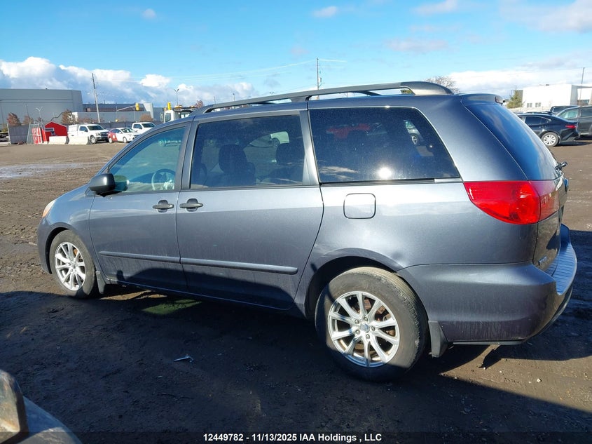 5TDZK4CC4AS331094 2010 TOYOTA SIENNA photo no. 15