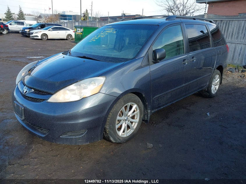 5TDZK4CC4AS331094 2010 TOYOTA SIENNA photo no. 2