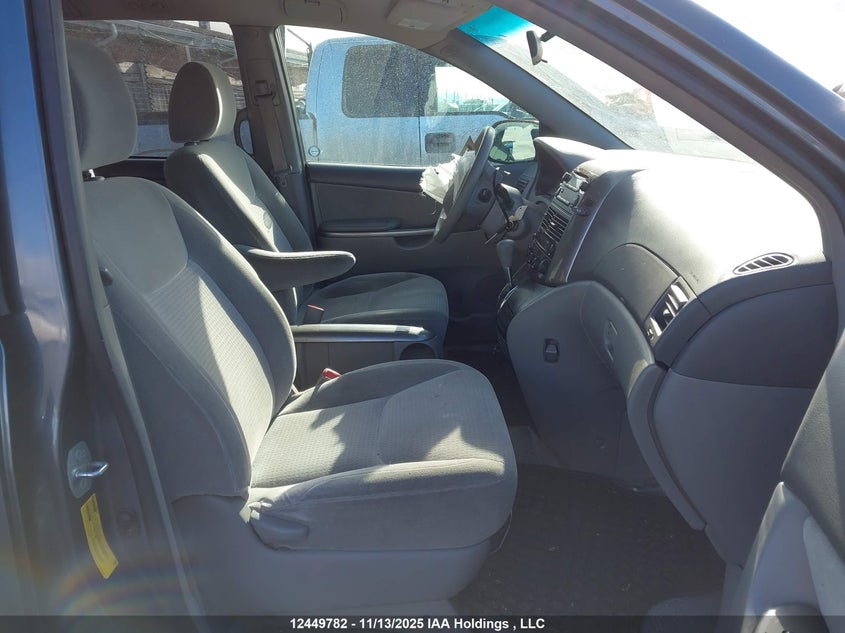 5TDZK4CC4AS331094 2010 TOYOTA SIENNA photo no. 5