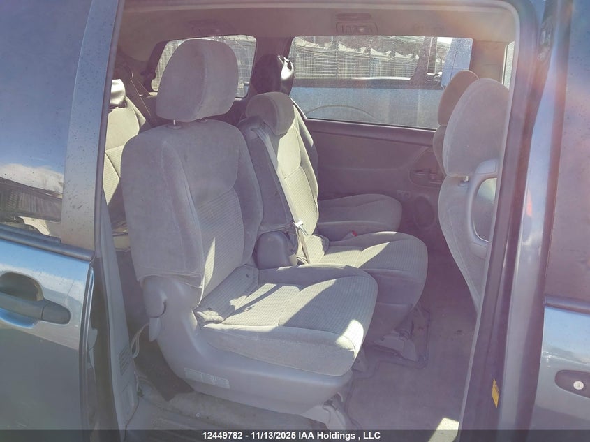 5TDZK4CC4AS331094 2010 TOYOTA SIENNA photo no. 8