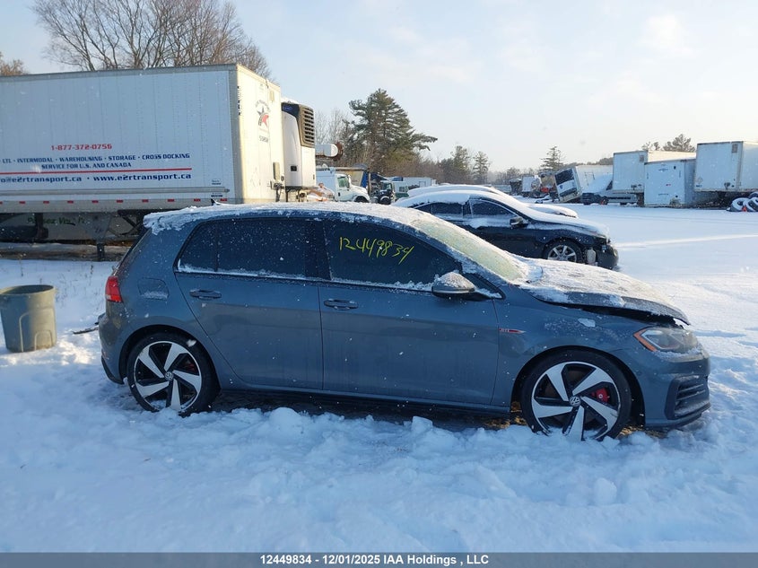 3VW447AUXJM282952 2018 VOLKSWAGEN GTI photo no. 14