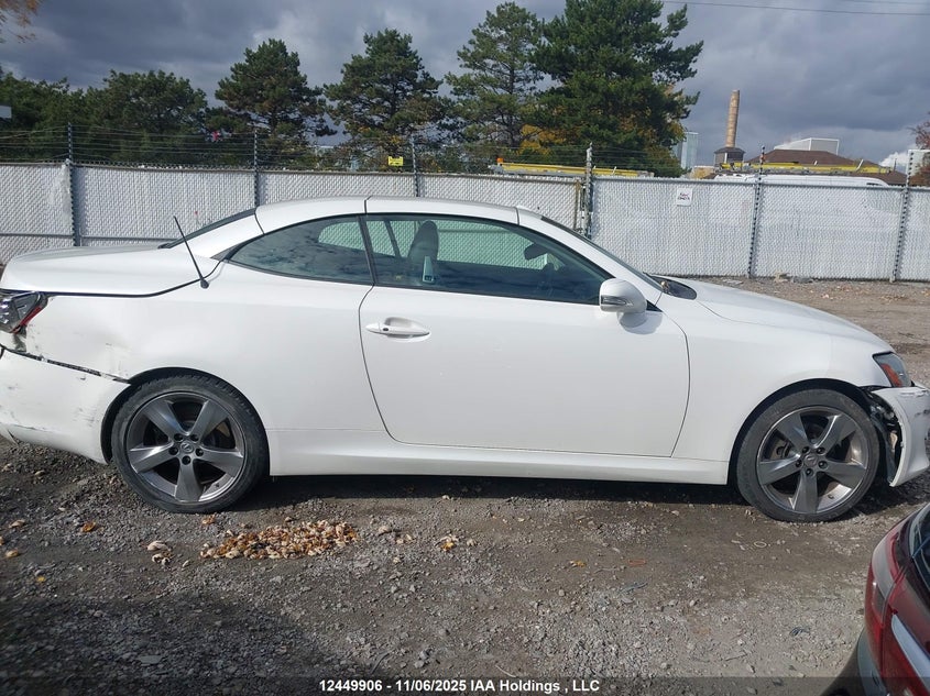 JTHFF2C28A2503877 2010 LEXUS IS photo no. 13