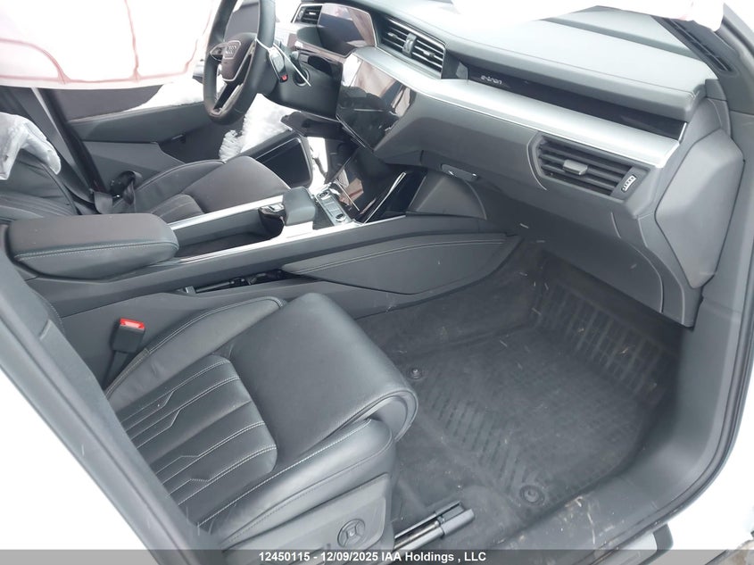 WA1VAAGE0NB039817 2022 AUDI E-TRON photo no. 5