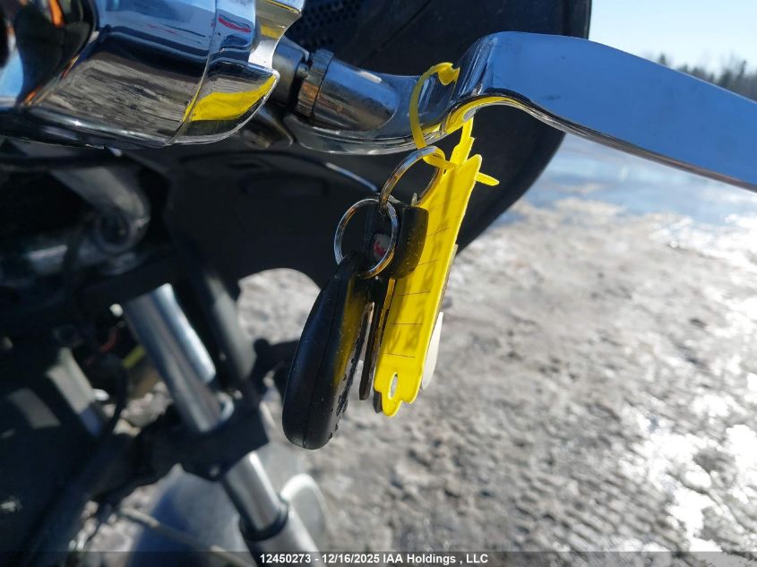 2016 Indian Motorcycle Co. Roadmaster VIN: 56KTRAAA9G3329573 Lot: 12450273