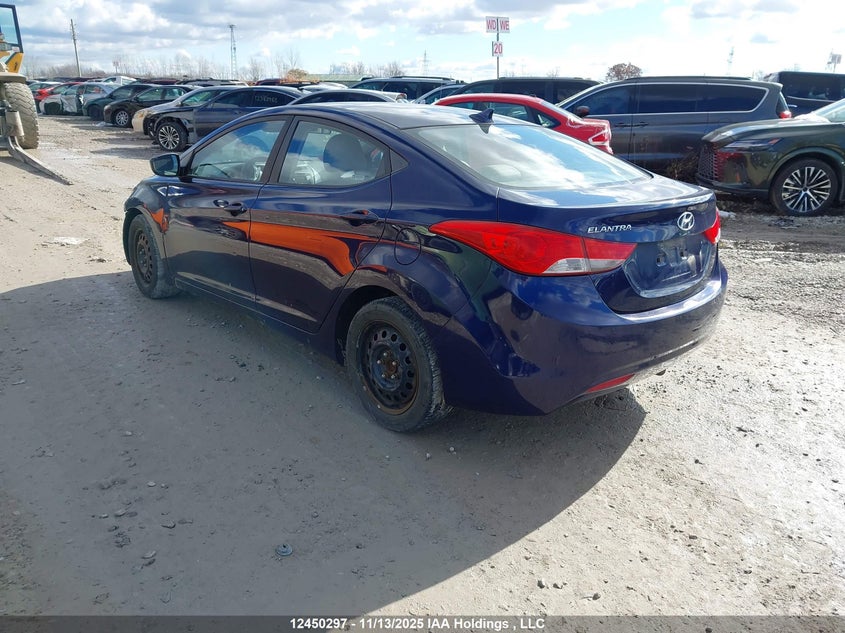 5NPDH4AEXDH283219 2013 HYUNDAI ELANTRA photo no. 3