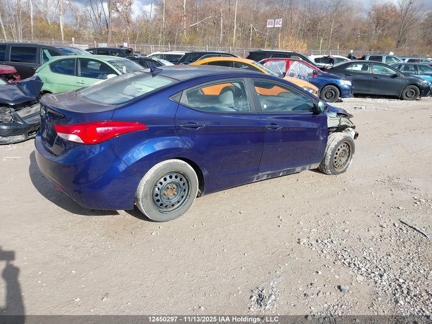 5NPDH4AEXDH283219 2013 HYUNDAI ELANTRA photo no. 4