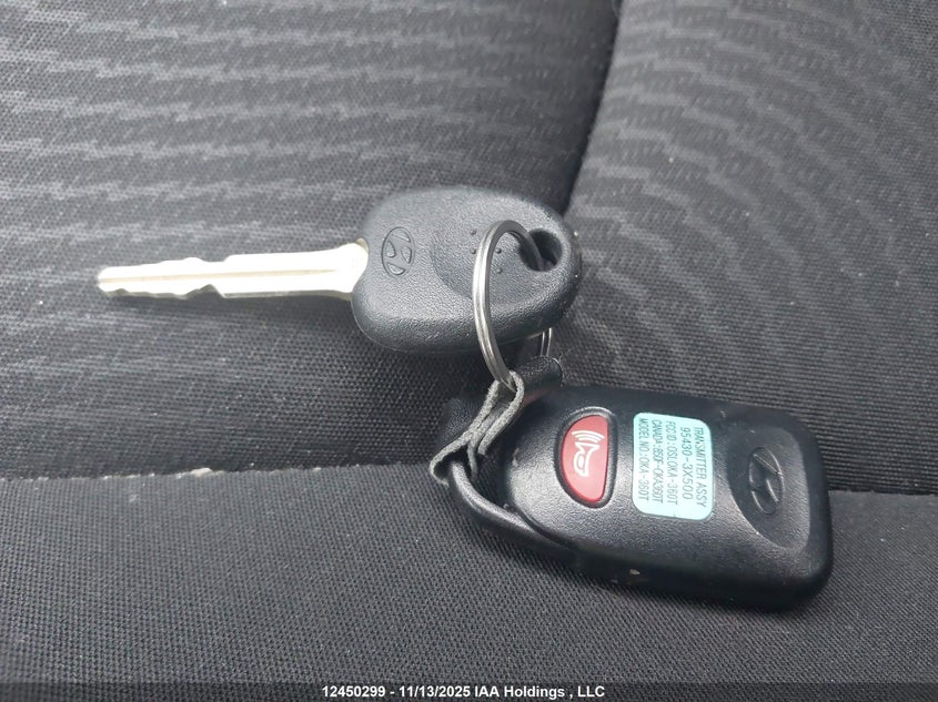 5NPDH4AE8GH692811 2016 HYUNDAI ELANTRA photo no. 11