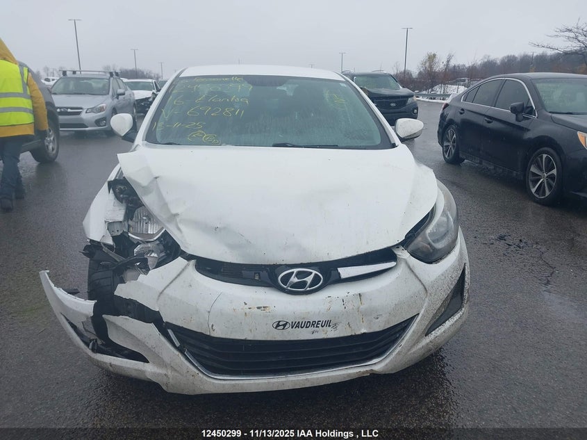 5NPDH4AE8GH692811 2016 HYUNDAI ELANTRA photo no. 12
