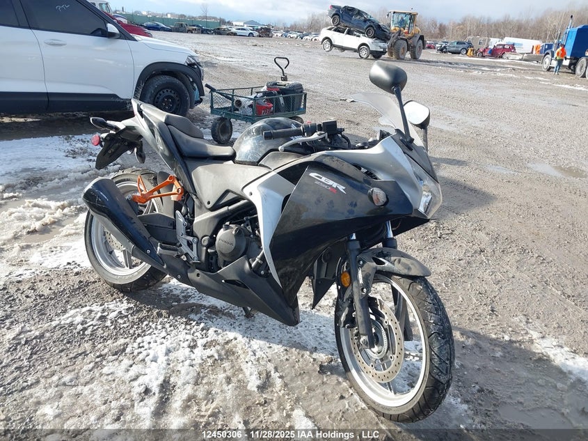 MLHMC4120C5300383 HONDA CBR250 Photo 1
