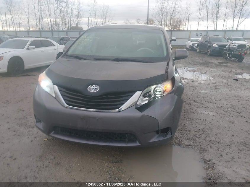 5TDJK3DC4DS062640 2013 TOYOTA SIENNA photo no. 12