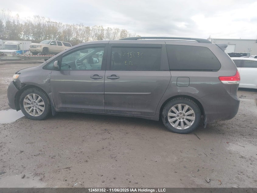 5TDJK3DC4DS062640 2013 TOYOTA SIENNA photo no. 14
