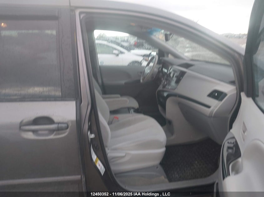 5TDJK3DC4DS062640 2013 TOYOTA SIENNA photo no. 5