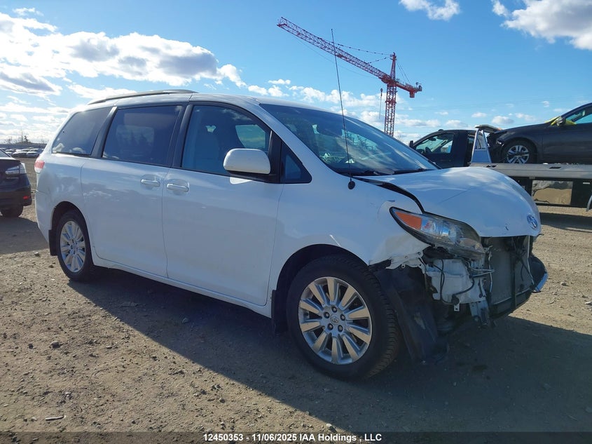 5TDJK3DC3ES087059 2014 TOYOTA SIENNA photo no. 18