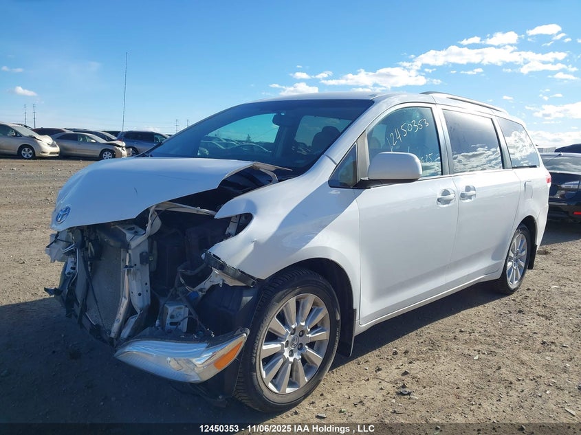 5TDJK3DC3ES087059 2014 TOYOTA SIENNA photo no. 2