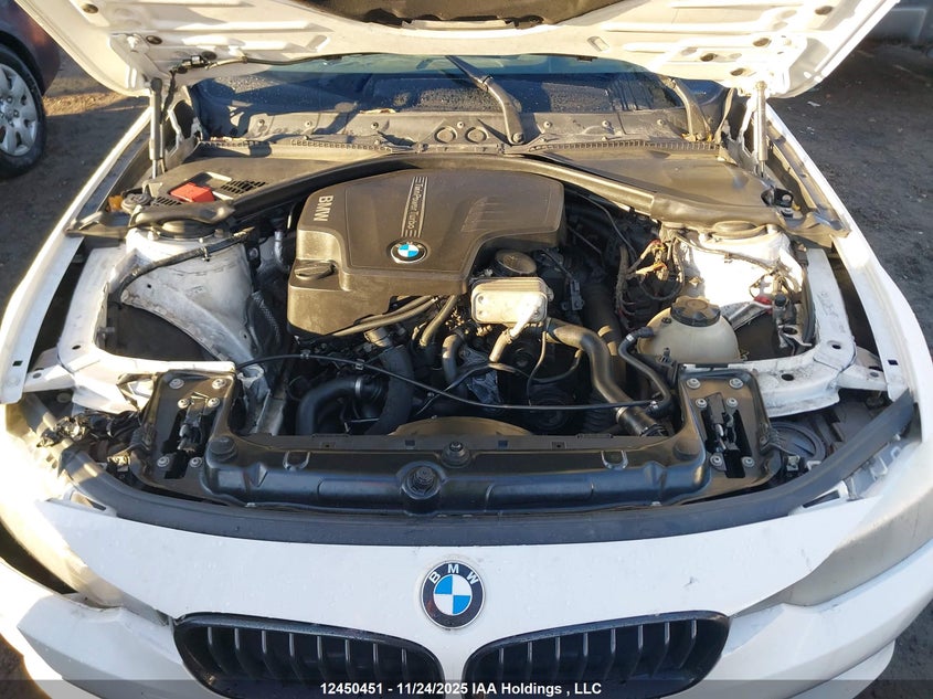 WBA3C3C56DF979794 2013 BMW 3ER photo no. 10