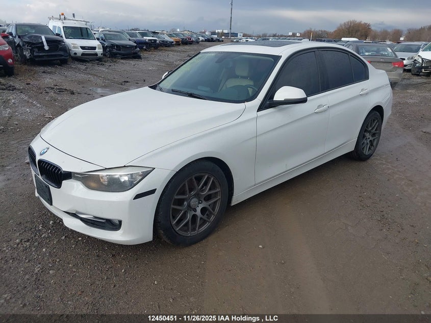 WBA3C3C56DF979794 2013 BMW 3ER photo no. 2
