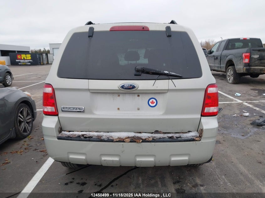 1FMCU03118KA58054 2008 FORD ESCAPE photo no. 16