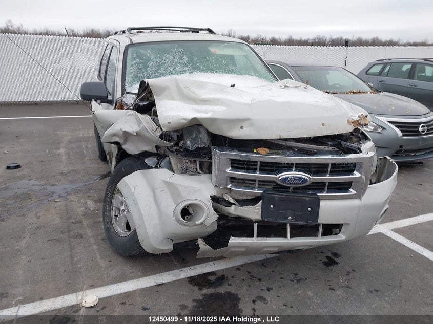 1FMCU03118KA58054 2008 FORD ESCAPE photo no. 6