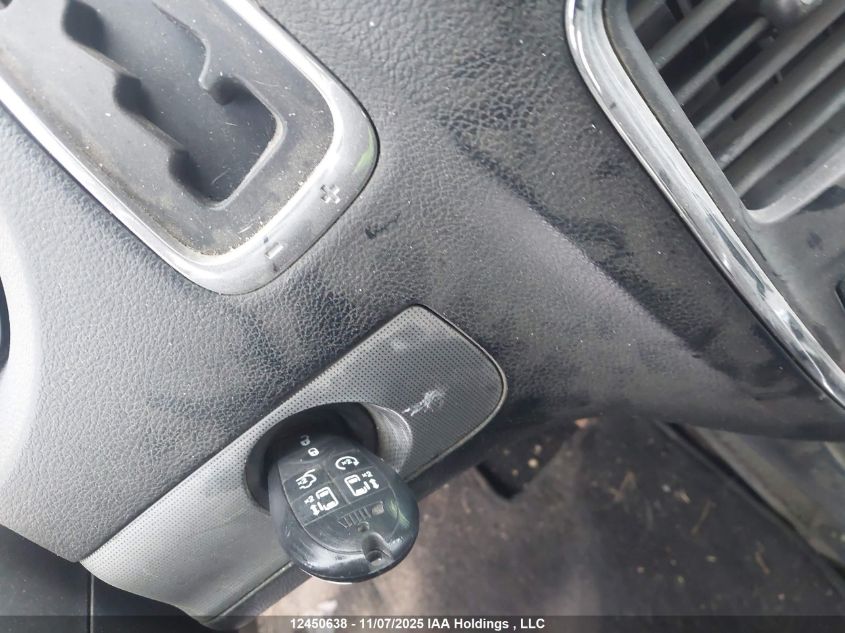 2011 Dodge Grand Caravan R/T VIN: 2D4RN7DG5BR696150 Lot: 12450638