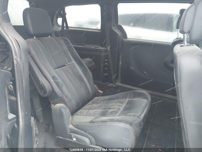 2011 Dodge Grand Caravan R/T VIN: 2D4RN7DG5BR696150 Lot: 12450638