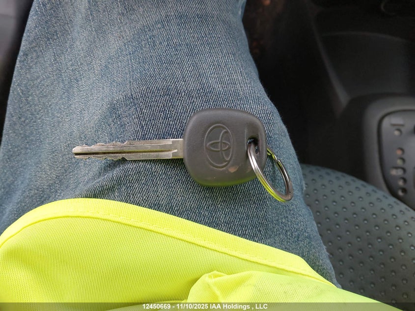 2008 Toyota Yaris VIN: JTDKT923085209135 Lot: 12450669